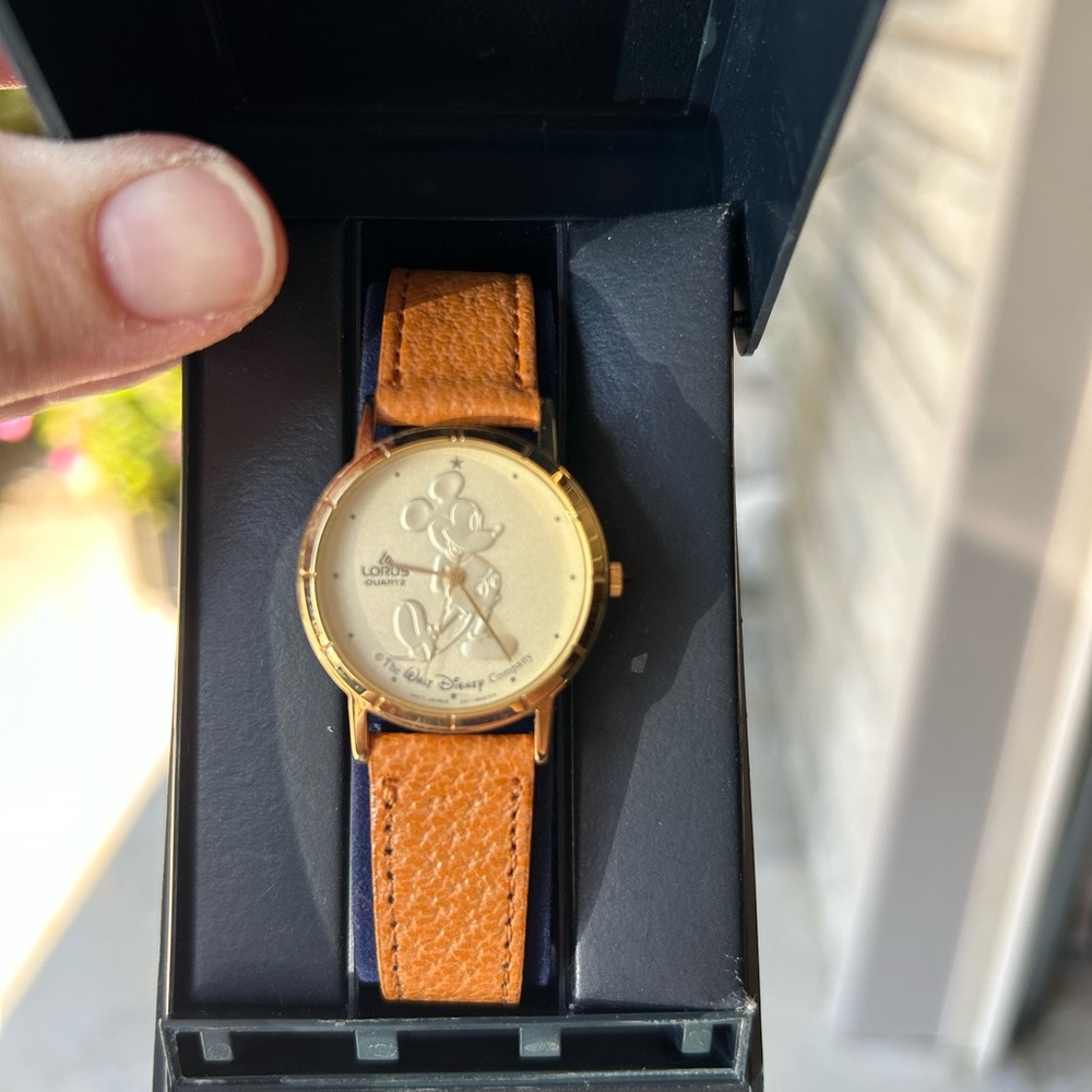 Disney ladies  Watch - Gold Dial with Tan Leather Strap